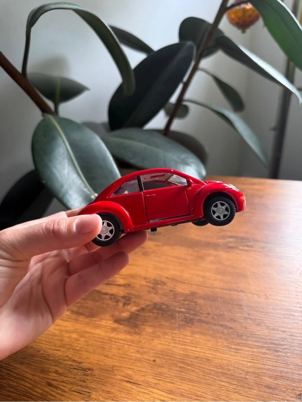 Red Toy Beetle Car KINSMART- Classic Ride-On Style